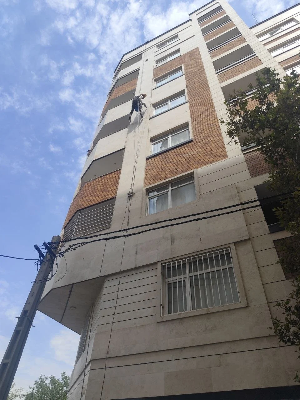 پیچ و رولپلاک و خدمات نمای سنگی ساختمان
